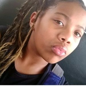 Meet your Posher, Layla